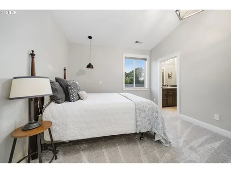 12502 NW 49th Avenue Vancouver WA 98685