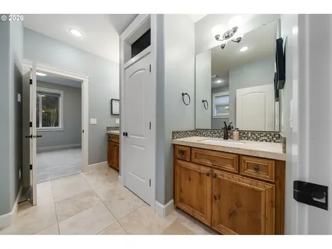 12502 NW 49th Avenue Vancouver WA 98685