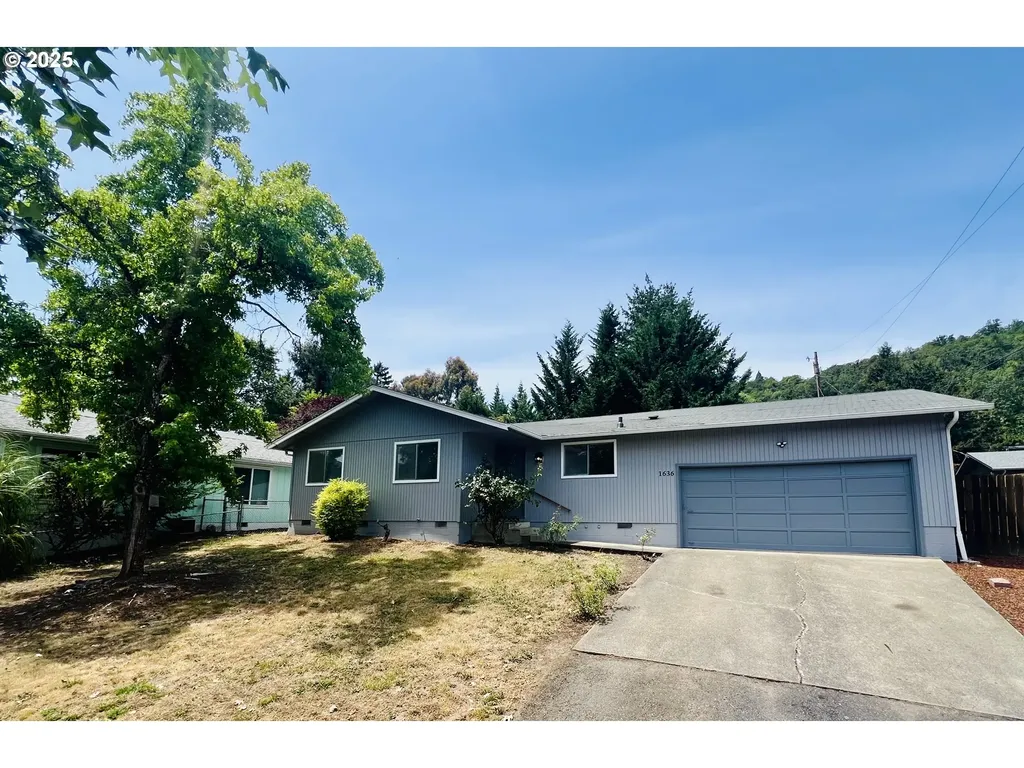 1636 Kendall Street Roseburg OR 97471