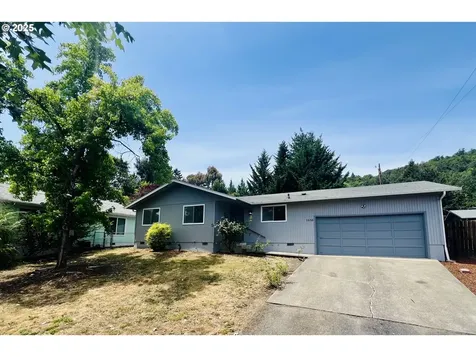 1636 Kendall Street Roseburg OR 97471
