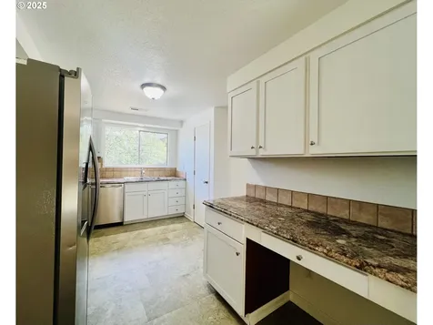 1636 Kendall Street Roseburg OR 97471
