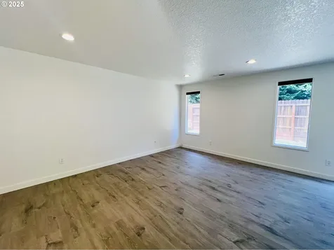1636 Kendall Street Roseburg OR 97471