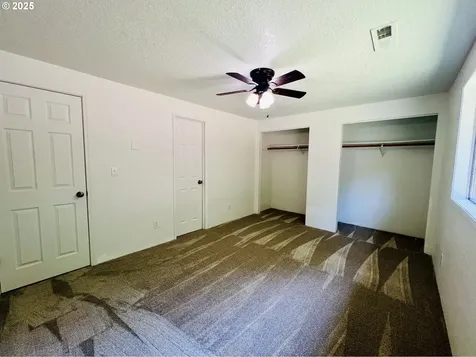 1636 Kendall Street Roseburg OR 97471