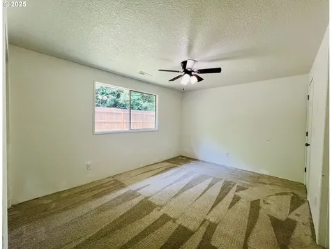 1636 Kendall Street Roseburg OR 97471