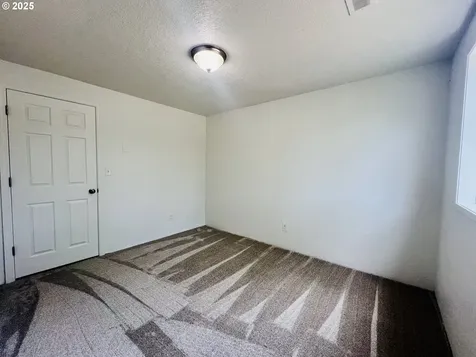 1636 Kendall Street Roseburg OR 97471