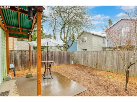 6012 SE Malden Street Portland OR 97206
