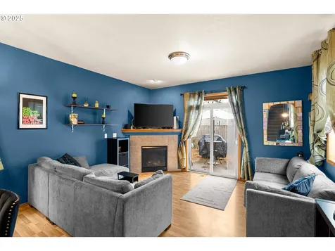 6012 SE Malden Street Portland OR 97206