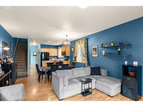 6012 SE Malden Street Portland OR 97206