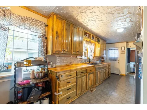 110 Lake Avenue La Grande OR 97850