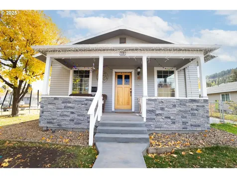 110 Lake Avenue La Grande OR 97850