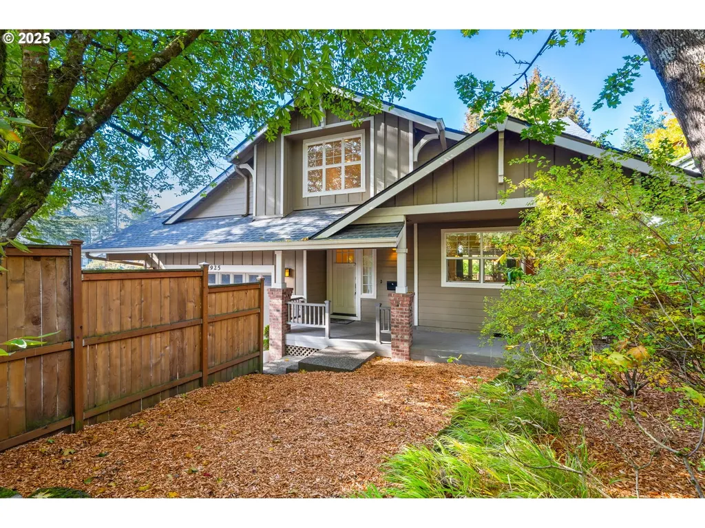 7925 SW 28th Avenue Portland OR 97219