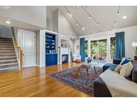 7925 SW 28th Avenue Portland OR 97219