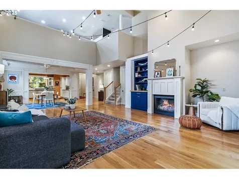 7925 SW 28th Avenue Portland OR 97219