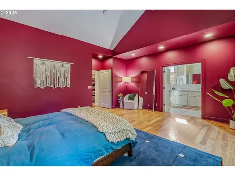 7925 SW 28th Avenue Portland OR 97219