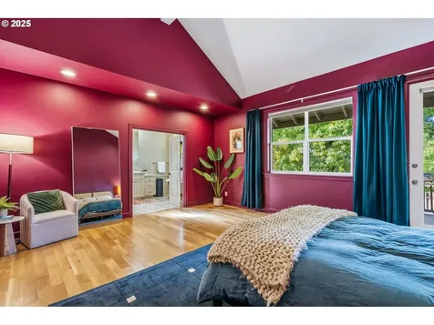 7925 SW 28th Avenue Portland OR 97219