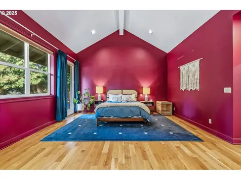 7925 SW 28th Avenue Portland OR 97219