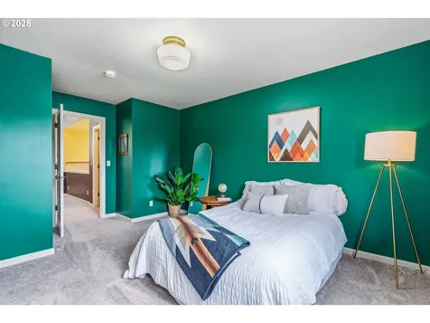 7925 SW 28th Avenue Portland OR 97219