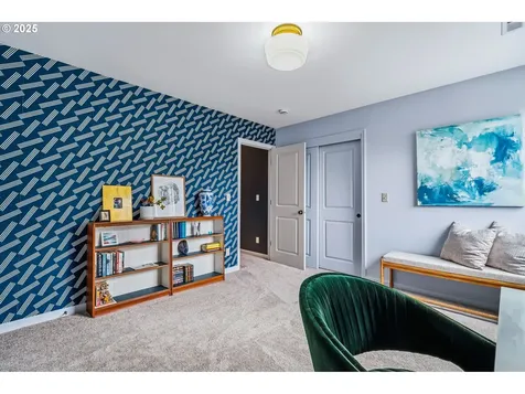 7925 SW 28th Avenue Portland OR 97219