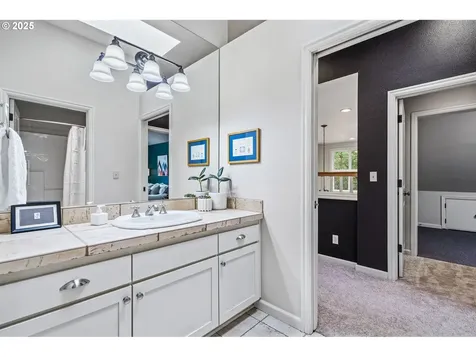 7925 SW 28th Avenue Portland OR 97219