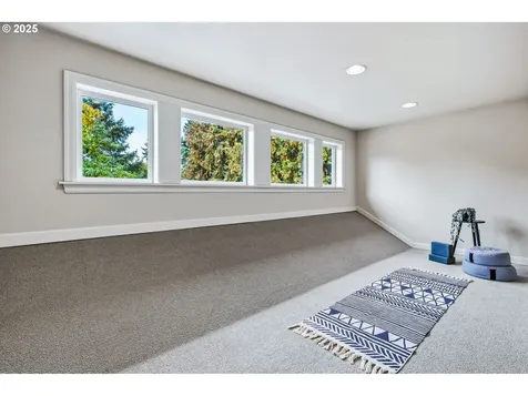 7925 SW 28th Avenue Portland OR 97219