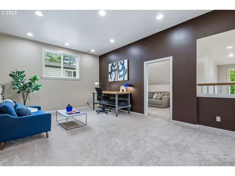 7925 SW 28th Avenue Portland OR 97219