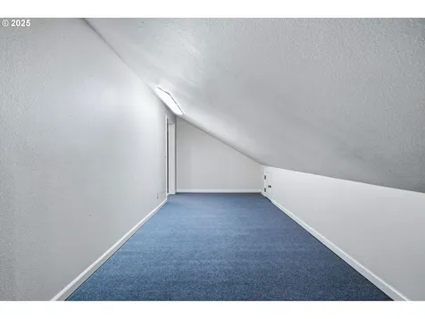 7925 SW 28th Avenue Portland OR 97219