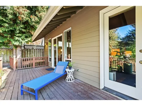 7925 SW 28th Avenue Portland OR 97219