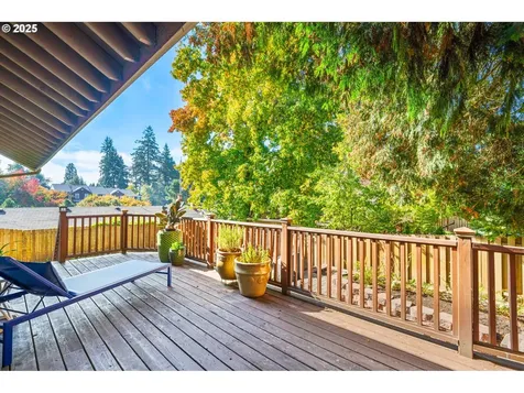 7925 SW 28th Avenue Portland OR 97219