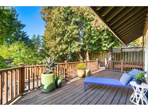 7925 SW 28th Avenue Portland OR 97219