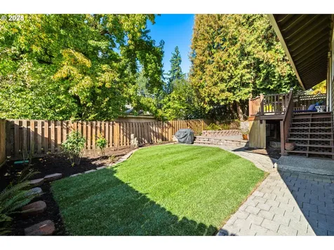 7925 SW 28th Avenue Portland OR 97219
