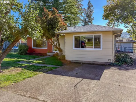 1575 NW Beaumont Avenue Roseburg OR 97471