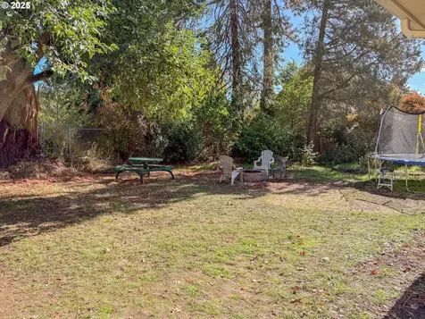 1575 NW Beaumont Avenue Roseburg OR 97471