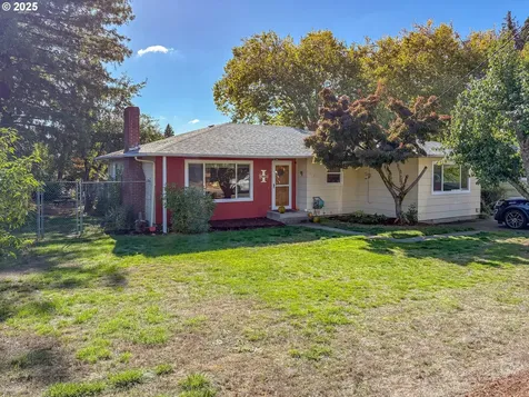 1575 NW Beaumont Avenue Roseburg OR 97471
