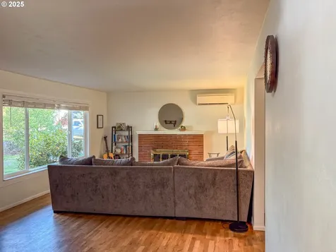1575 NW Beaumont Avenue Roseburg OR 97471