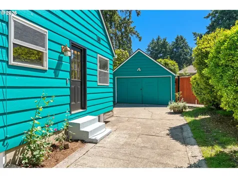 10030 NE Skidmore Street Portland OR 97220