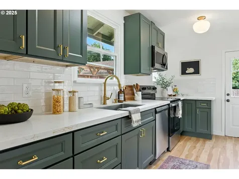 6223 NE 24th Avenue Portland OR 97211