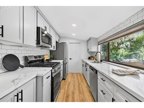 1323 SW Carson Street Portland OR 97219