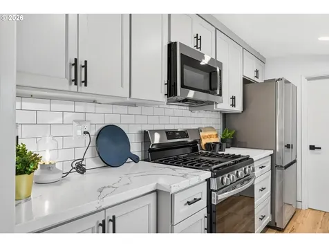 1323 SW Carson Street Portland OR 97219