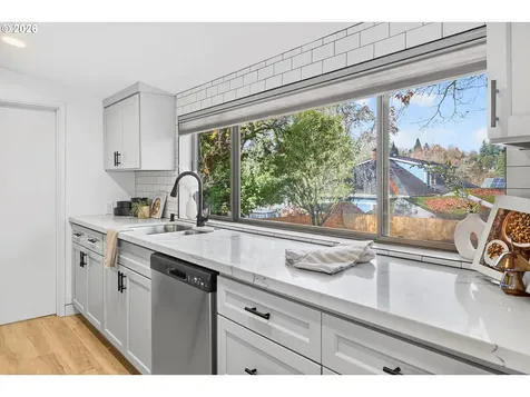 1323 SW Carson Street Portland OR 97219
