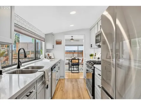 1323 SW Carson Street Portland OR 97219