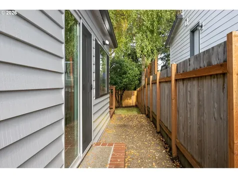 1323 SW Carson Street Portland OR 97219
