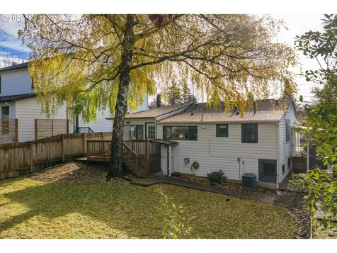 1323 SW Carson Street Portland OR 97219