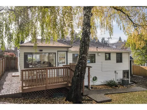 1323 SW Carson Street Portland OR 97219