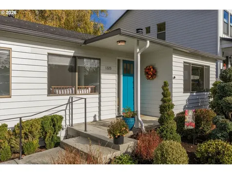 1323 SW Carson Street Portland OR 97219