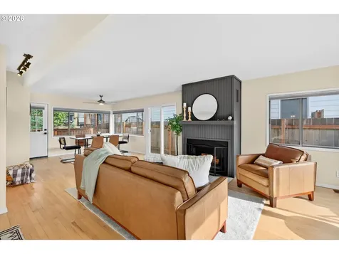 1323 SW Carson Street Portland OR 97219