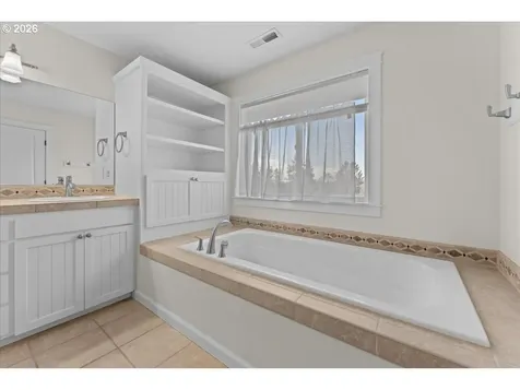 16465 Oaktree Terrace Oregon City OR 97045
