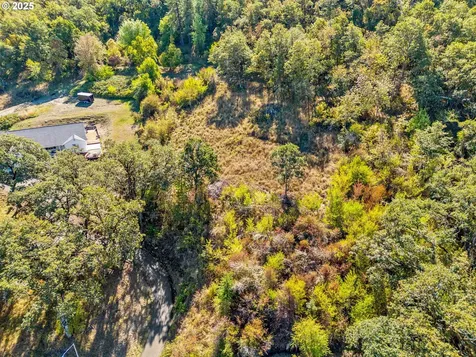 498 SE Dos Gatos Court Roseburg OR 97470