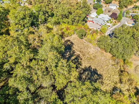 498 SE Dos Gatos Court Roseburg OR 97470