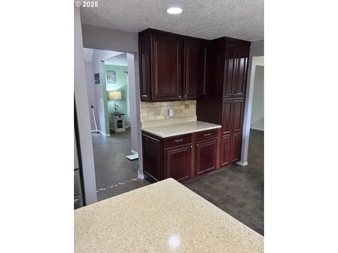729 NE Rogahn Street Hillsboro OR 97124