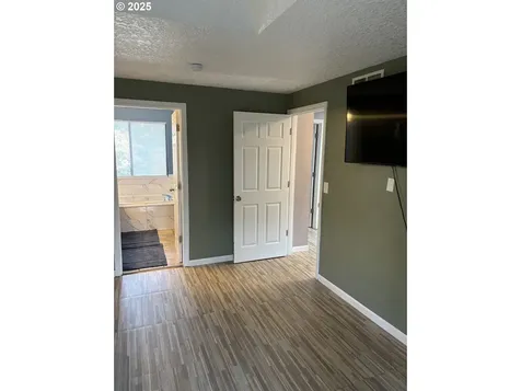729 NE Rogahn Street Hillsboro OR 97124